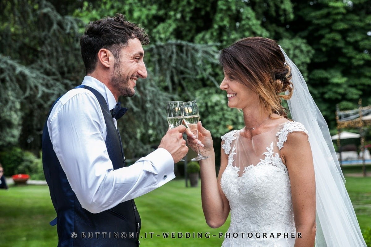 Matrimonio in Tenuta Olmetta Osio 132 Aperitivo Sposi Matrimonio Ristorante Tenuta Olmetta Osio Sotto Bergamo Reportage senza pose © Carlo Buttinoni Fotografo