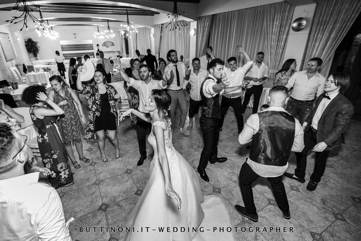 Matrimonio in Tenuta Olmetta Osio 164 Balli Sposi Matrimonio Ristorante Tenuta Olmetta Osio Sotto Bergamo Reportage senza pose © Carlo Buttinoni Fotografo