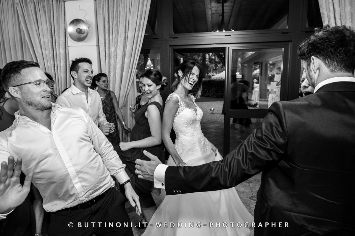 Matrimonio in Tenuta Olmetta Osio 165 Balli Sposi Matrimonio Ristorante Tenuta Olmetta Osio Sotto Bergamo Reportage senza pose © Carlo Buttinoni Fotografo