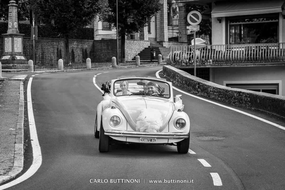 Castello della Marigolda 184 Arrivo Sposa in Maggiolino Cabrio