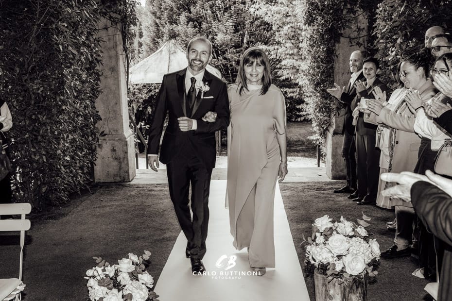 Tenuta Serradesca 216 Arrivo sposo per rito civile Cerimonia Chiesetta vegetale Reportage Sposi Carlo Buttinoni Fotografo Matrimonio Ristorante-Tenuta Serradesca Acquaroli Scanzorosciate Bergamo Milano Brescia