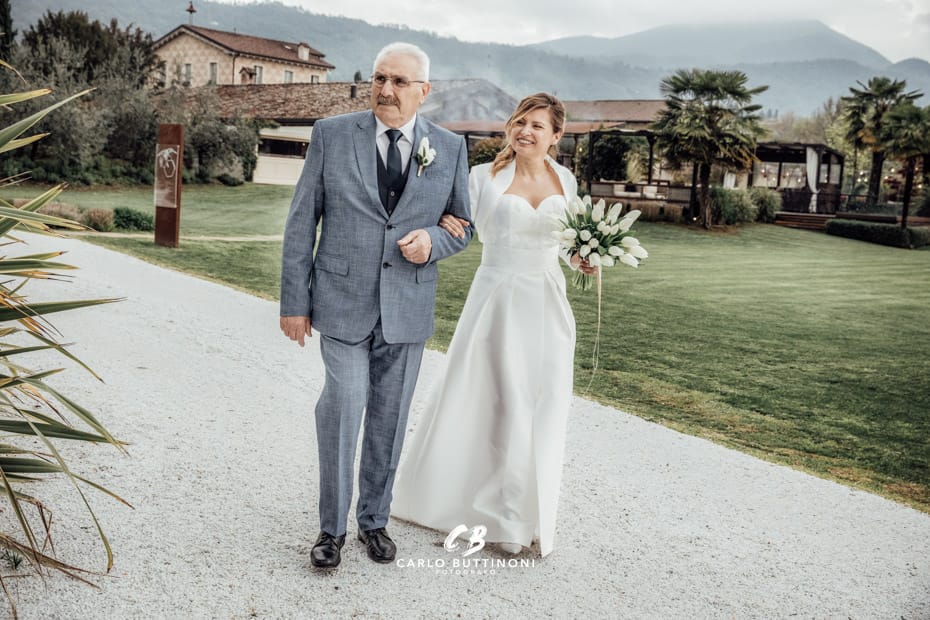 Tenuta Serradesca 220 Arrivo sposa per rito civile Cerimonia Chiesetta vegetale Reportage Sposi Carlo Buttinoni Fotografo Matrimonio Ristorante-Tenuta Serradesca Acquaroli Scanzorosciate Bergamo Milano Brescia