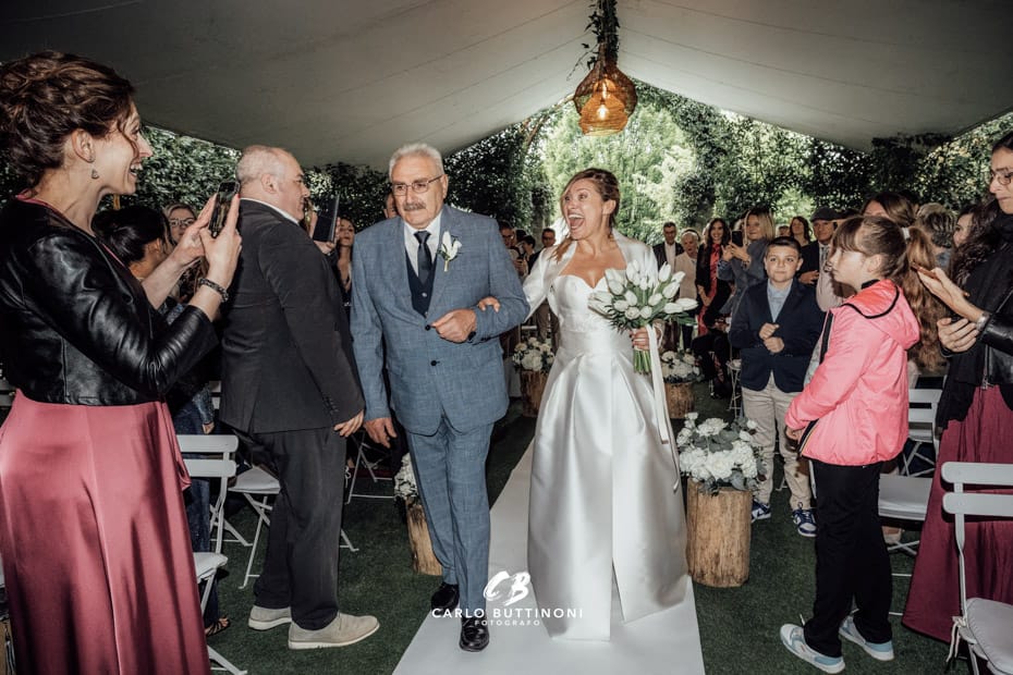 Tenuta Serradesca 222 Arrivo sposa per rito civile Cerimonia Chiesetta vegetale Reportage Sposi Carlo Buttinoni Fotografo Matrimonio Ristorante-Tenuta Serradesca Acquaroli Scanzorosciate Bergamo Milano Brescia