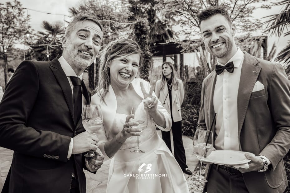 Tenuta Serradesca 259 Aperitivo sposi ed invitati Reportage Sposi Carlo Buttinoni Fotografo Matrimonio Ristorante-Tenuta Serradesca Acquaroli Scanzorosciate Bergamo Milano Brescia