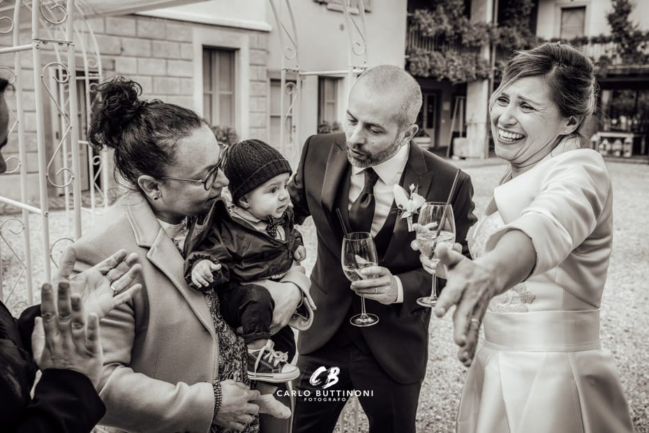 Tenuta Serradesca 268 Aperitivo sposi ed invitati Reportage Sposi Carlo Buttinoni Fotografo Matrimonio Ristorante-Tenuta Serradesca Acquaroli Scanzorosciate Bergamo Milano Brescia