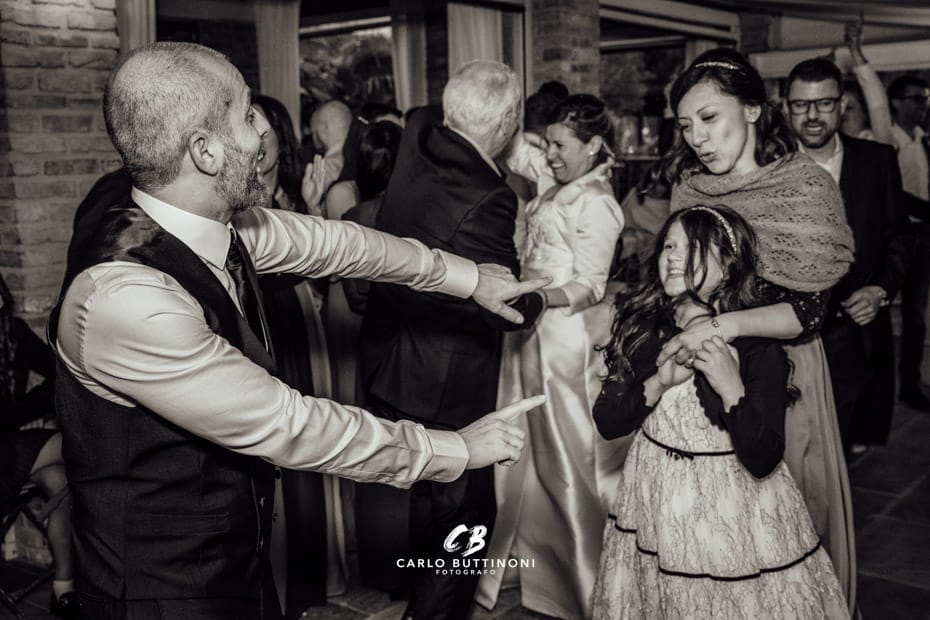 Tenuta Serradesca 300 Reportage balli sposi e invitati Veranda Ristorante Tenuta Serradesca Acquaroli Scanzorosciate Bergamo Milano Brescia - Carlo Buttinoni Fotografo Matrimonio