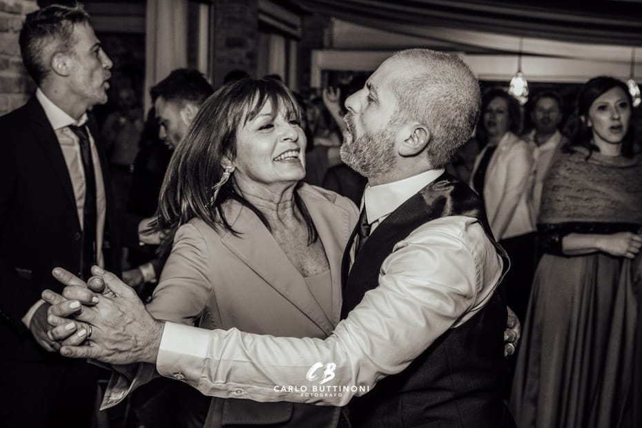 Tenuta Serradesca 301 Reportage balli sposi e invitati Veranda Ristorante Tenuta Serradesca Acquaroli Scanzorosciate Bergamo Milano Brescia - Carlo Buttinoni Fotografo Matrimonio