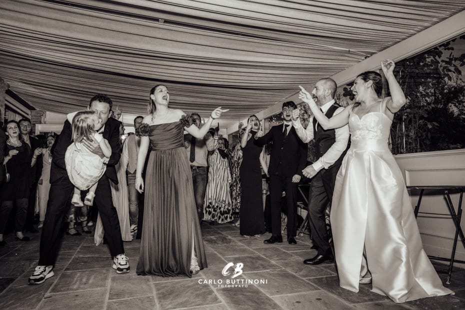 Tenuta Serradesca 308 Reportage balli sposi e invitati Veranda Ristorante Tenuta Serradesca Acquaroli Scanzorosciate Bergamo Milano Brescia - Carlo Buttinoni Fotografo Matrimonio