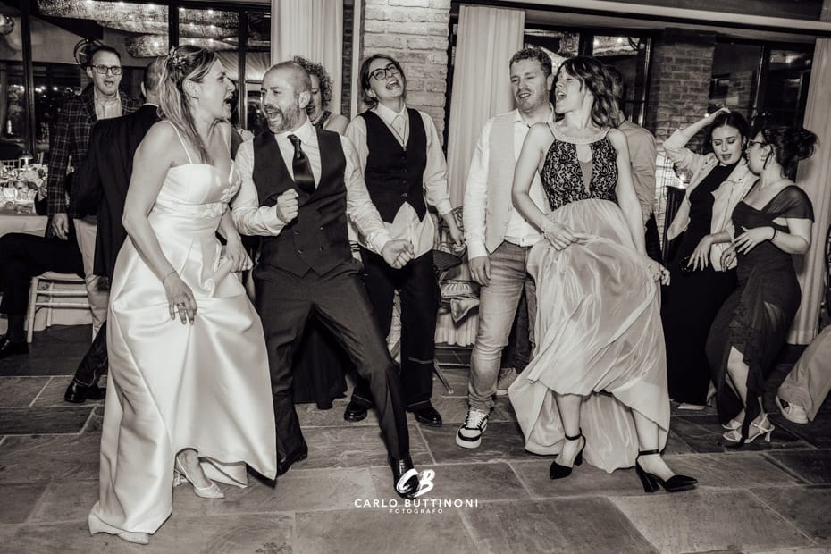 Tenuta Serradesca 317 Reportage balli sposi e invitati Veranda Ristorante Tenuta Serradesca Acquaroli Scanzorosciate Bergamo Milano Brescia - Carlo Buttinoni Fotografo Matrimonio