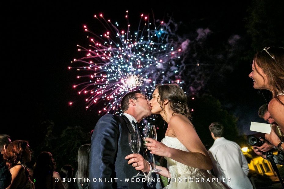 Fuochi Artificio Sposi Matrimonio Ristorante Cascina san Carlo Vidalengo Caravaggio Bergamo Reportage senza pose © Carlo Buttinoni Fotografo