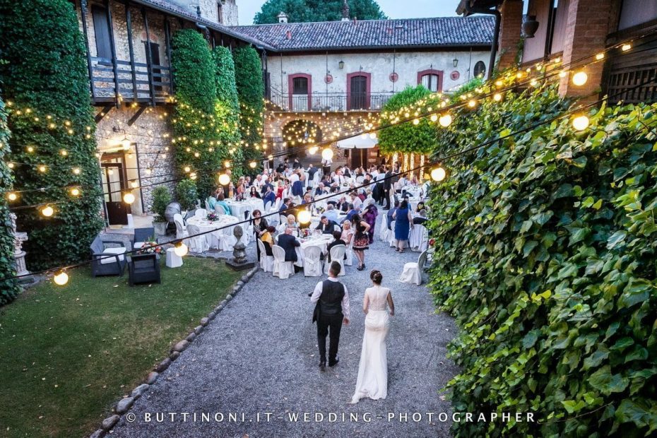 Fotografo Sposi Matrimonio rito civile all'aperto Ristorante Castello della Marigolda Curno Bergamo Reportage senza pose