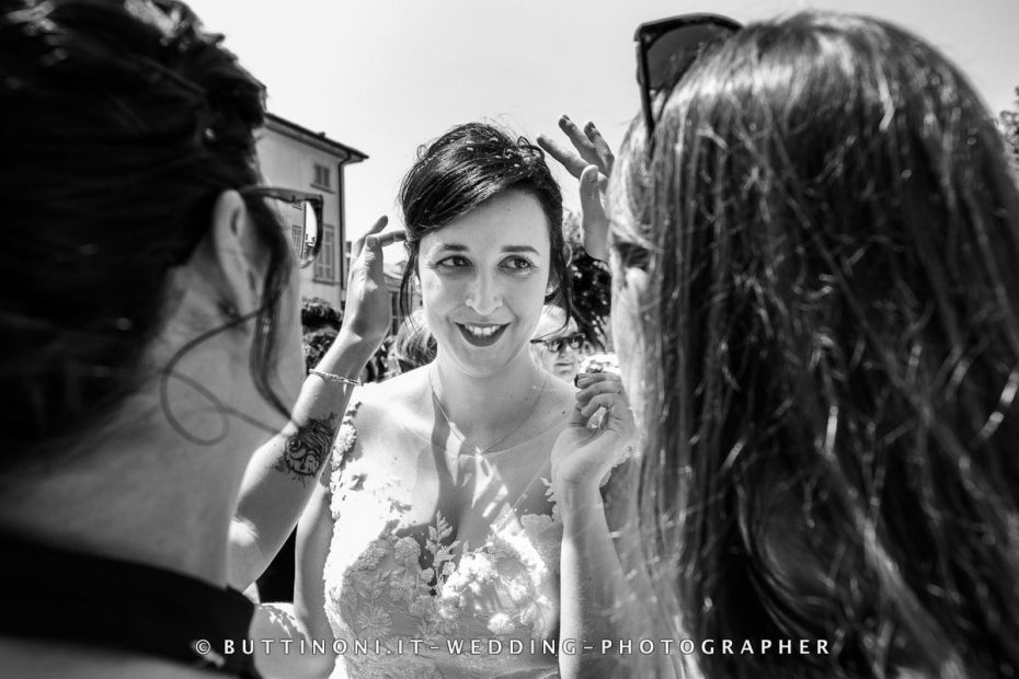 Fotografo Matrimonio Treviolo 17 Fotografo Sposi Matrimonio Chiesa parrocchia Treviolo Bergamo Reportage senza pose